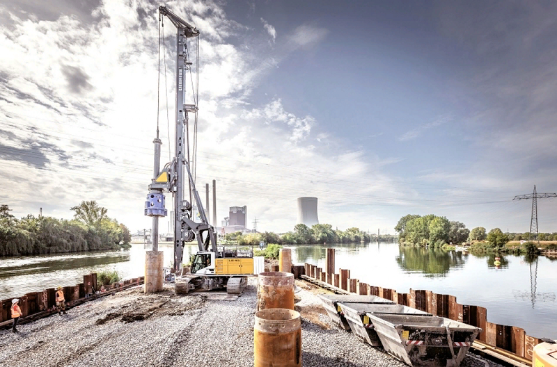 техника Liebherr в России